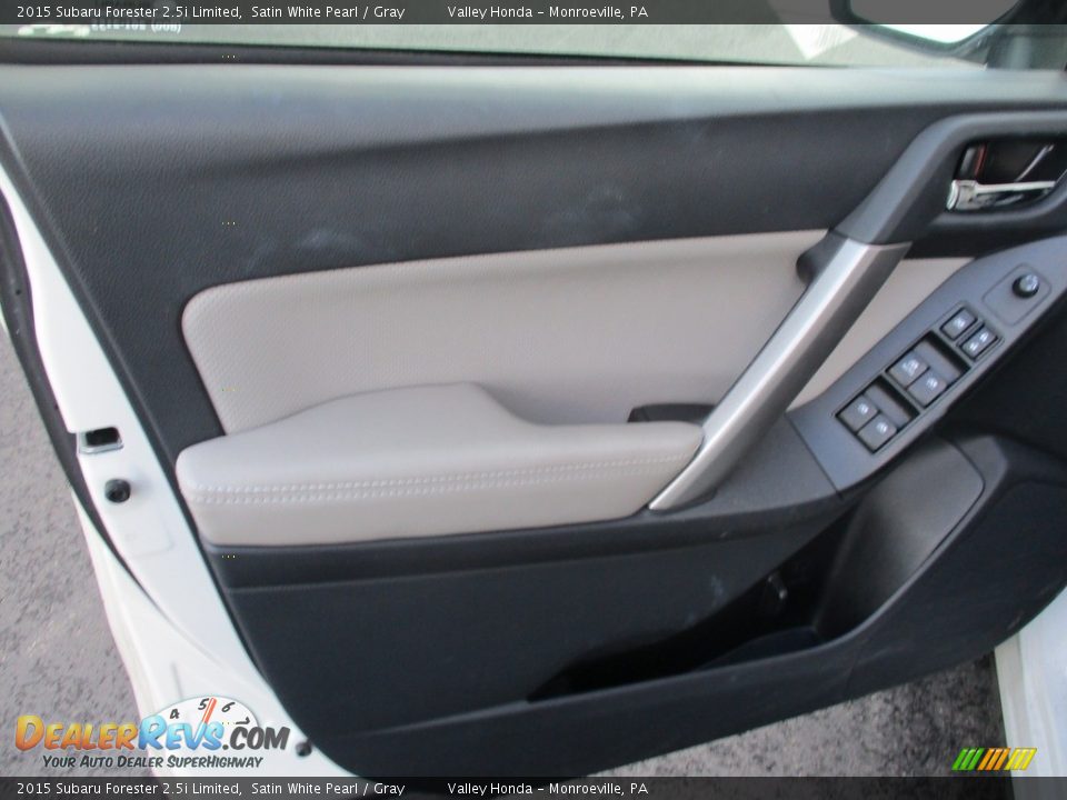 2015 Subaru Forester 2.5i Limited Satin White Pearl / Gray Photo #9