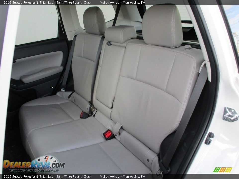 2015 Subaru Forester 2.5i Limited Satin White Pearl / Gray Photo #12