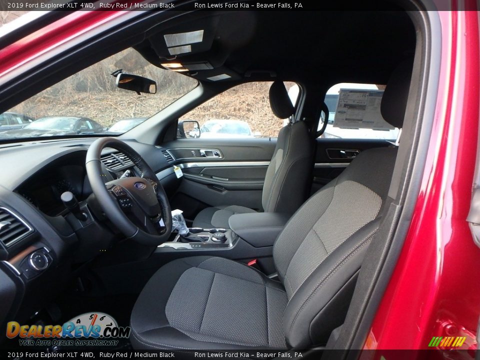 Front Seat of 2019 Ford Explorer XLT 4WD Photo #11
