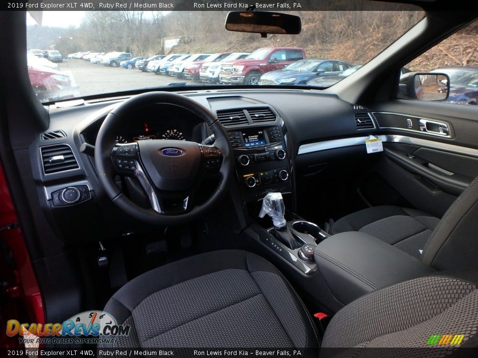 Front Seat of 2019 Ford Explorer XLT 4WD Photo #14