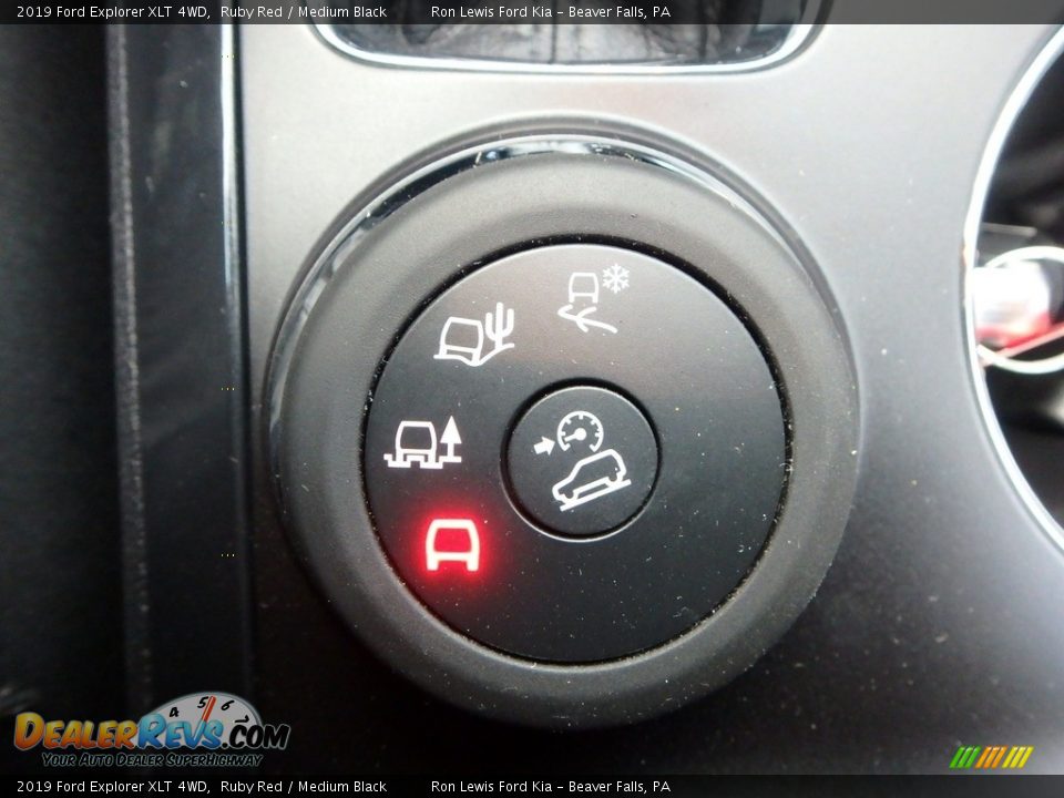 2019 Ford Explorer XLT 4WD Ruby Red / Medium Black Photo #19
