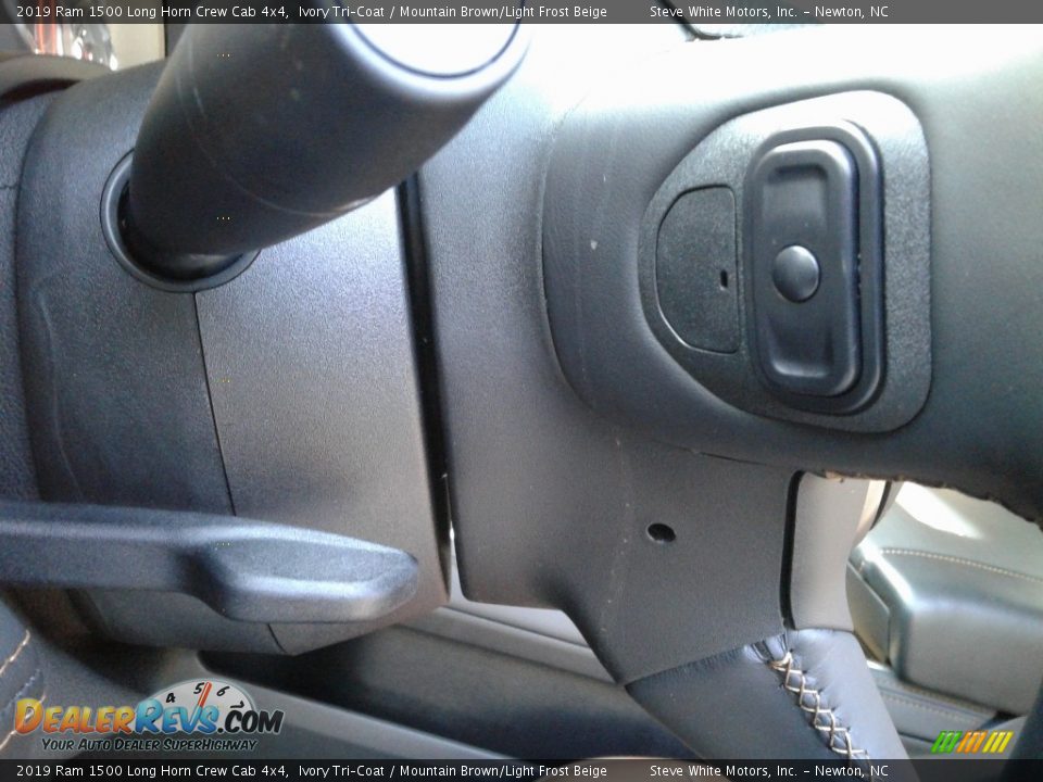 2019 Ram 1500 Long Horn Crew Cab 4x4 Ivory Tri–Coat / Mountain Brown/Light Frost Beige Photo #18
