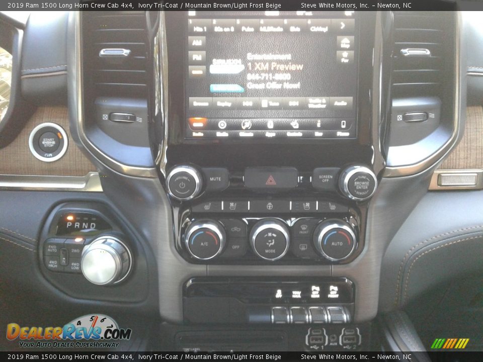 2019 Ram 1500 Long Horn Crew Cab 4x4 Ivory Tri–Coat / Mountain Brown/Light Frost Beige Photo #24