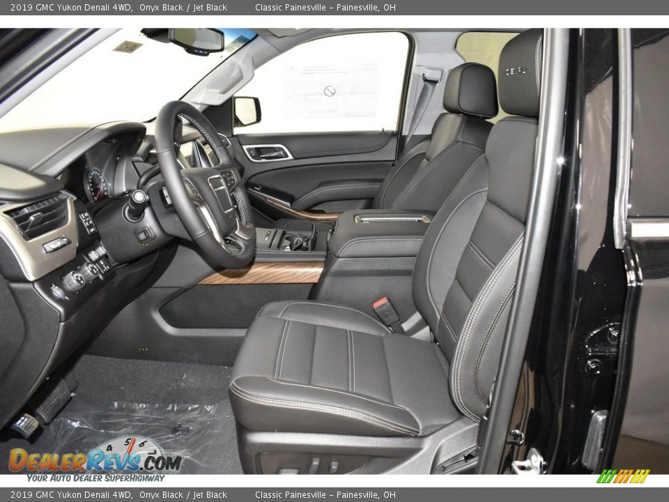 Front Seat of 2019 GMC Yukon Denali 4WD Photo #7