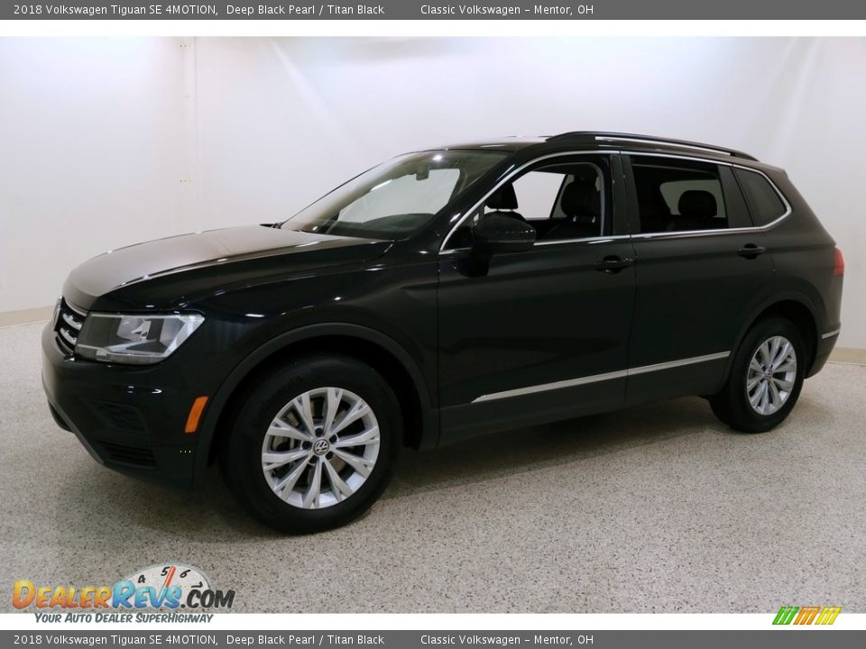 2018 Volkswagen Tiguan SE 4MOTION Deep Black Pearl / Titan Black Photo #3