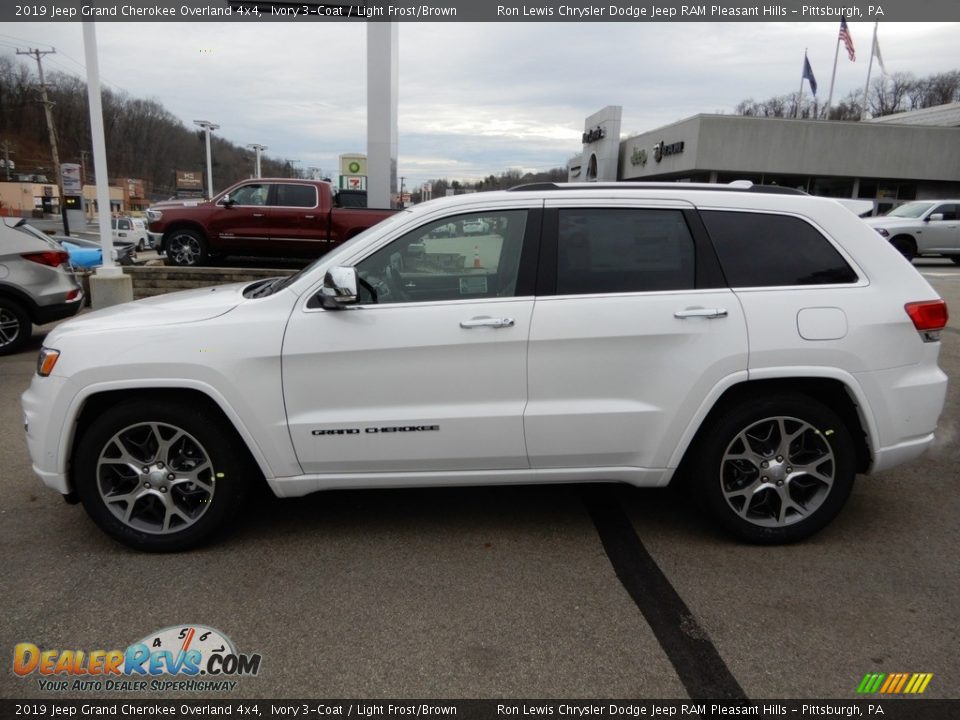 2019 Jeep Grand Cherokee Overland 4x4 Ivory 3-Coat / Light Frost/Brown Photo #2