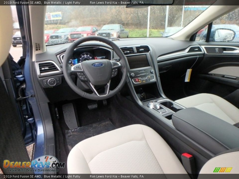 2019 Ford Fusion SE AWD Blue Metallic / Light Putty Photo #12