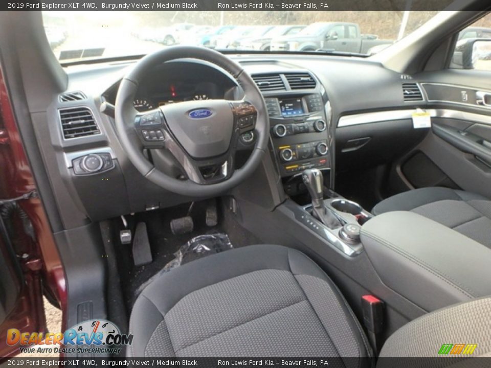 2019 Ford Explorer XLT 4WD Burgundy Velvet / Medium Black Photo #14