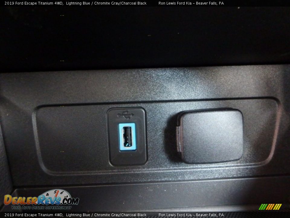 2019 Ford Escape Titanium 4WD Lightning Blue / Chromite Gray/Charcoal Black Photo #18