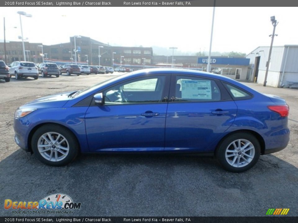 2018 Ford Focus SE Sedan Lightning Blue / Charcoal Black Photo #5