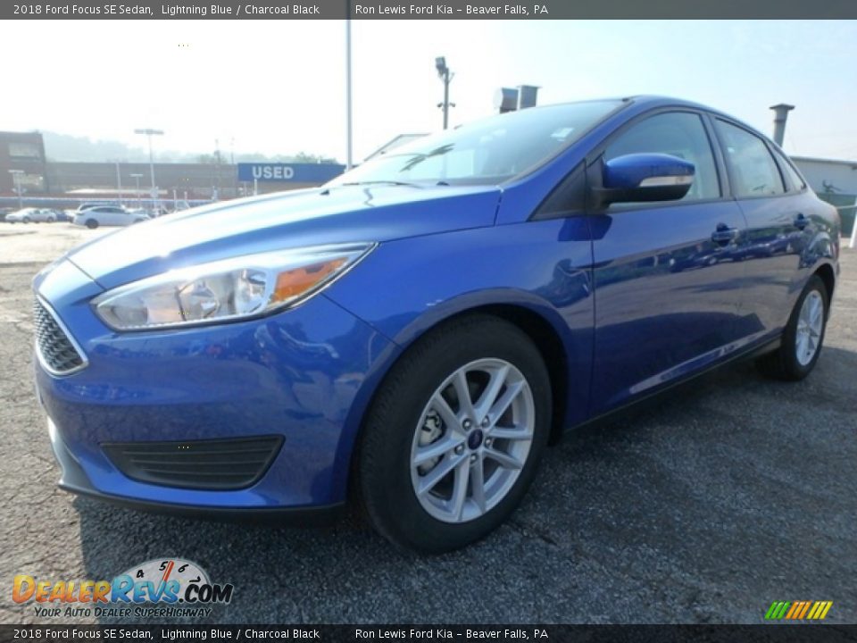 2018 Ford Focus SE Sedan Lightning Blue / Charcoal Black Photo #6