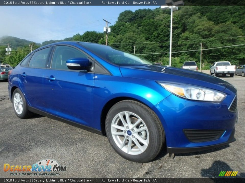 2018 Ford Focus SE Sedan Lightning Blue / Charcoal Black Photo #8