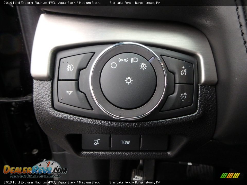 Controls of 2019 Ford Explorer Platinum 4WD Photo #18