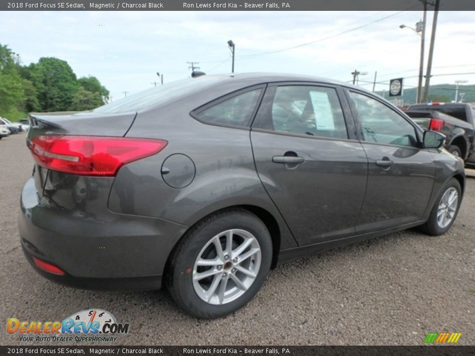 2018 Ford Focus SE Sedan Magnetic / Charcoal Black Photo #3