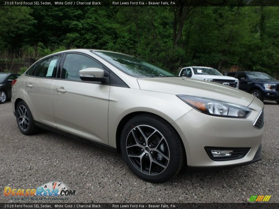 2018 Ford Focus SEL Sedan White Gold / Charcoal Black Photo #9