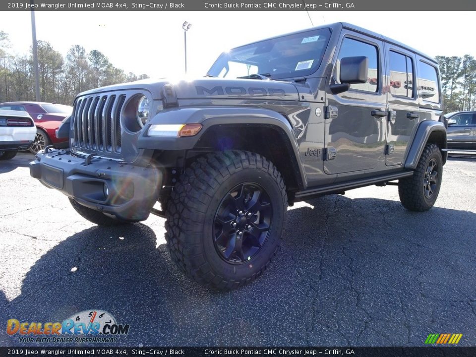 Front 3/4 View of 2019 Jeep Wrangler Unlimited MOAB 4x4 Photo #3