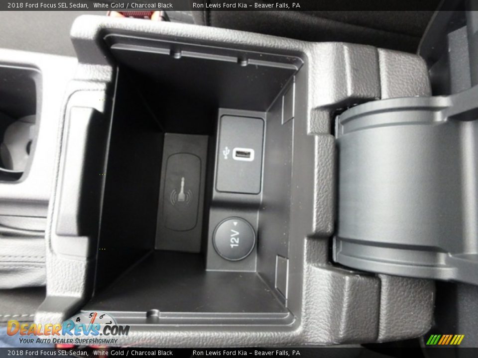 2018 Ford Focus SEL Sedan White Gold / Charcoal Black Photo #19