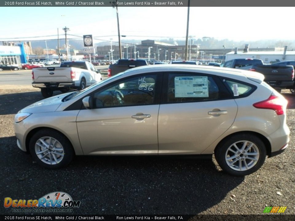 2018 Ford Focus SE Hatch White Gold / Charcoal Black Photo #7