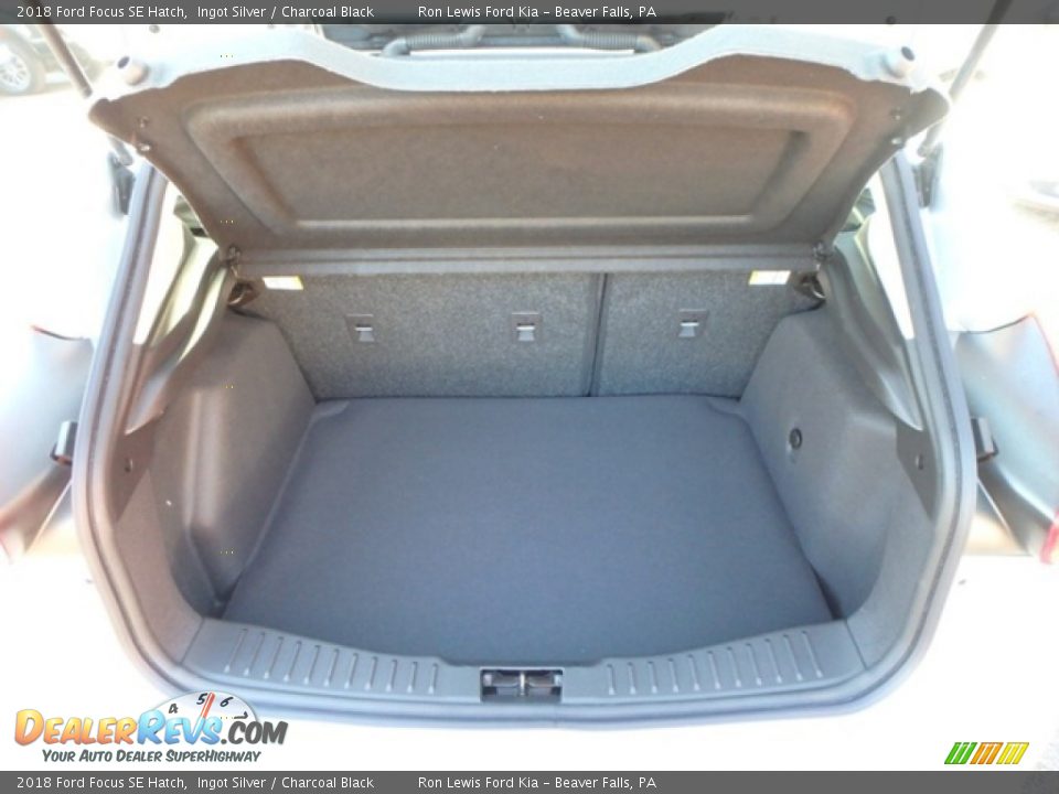 2018 Ford Focus SE Hatch Ingot Silver / Charcoal Black Photo #4