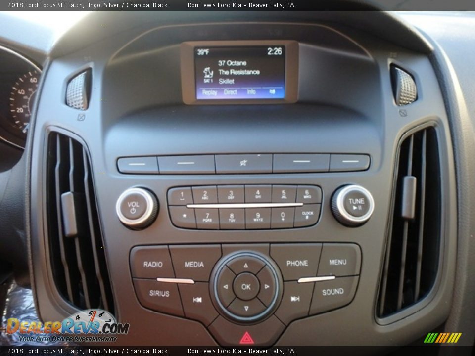 2018 Ford Focus SE Hatch Ingot Silver / Charcoal Black Photo #18