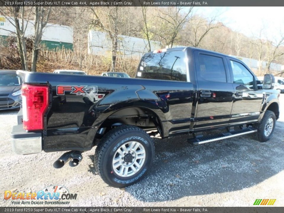2019 Ford F250 Super Duty XLT Crew Cab 4x4 Agate Black / Earth Gray Photo #2