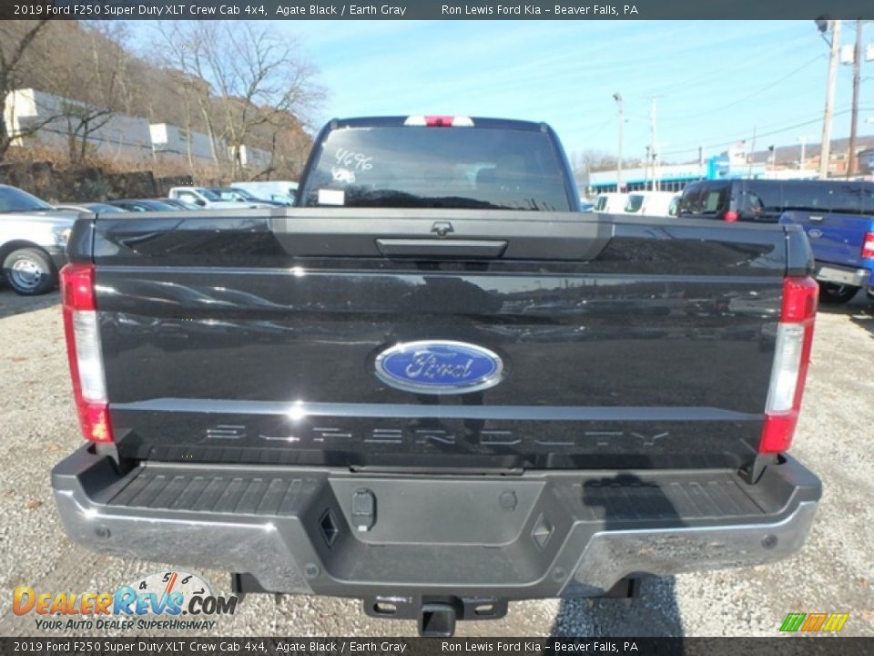 2019 Ford F250 Super Duty XLT Crew Cab 4x4 Agate Black / Earth Gray Photo #3
