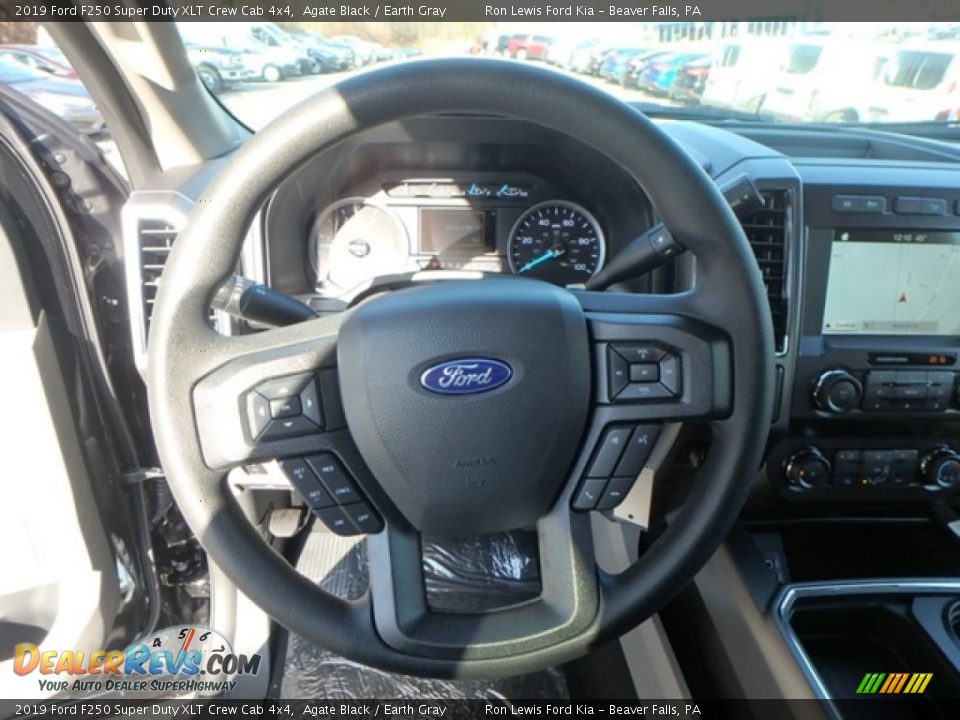 2019 Ford F250 Super Duty XLT Crew Cab 4x4 Agate Black / Earth Gray Photo #16