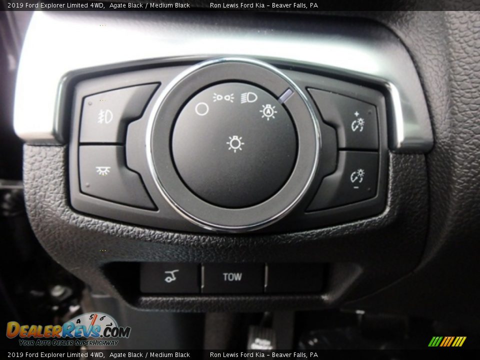 Controls of 2019 Ford Explorer Limited 4WD Photo #20