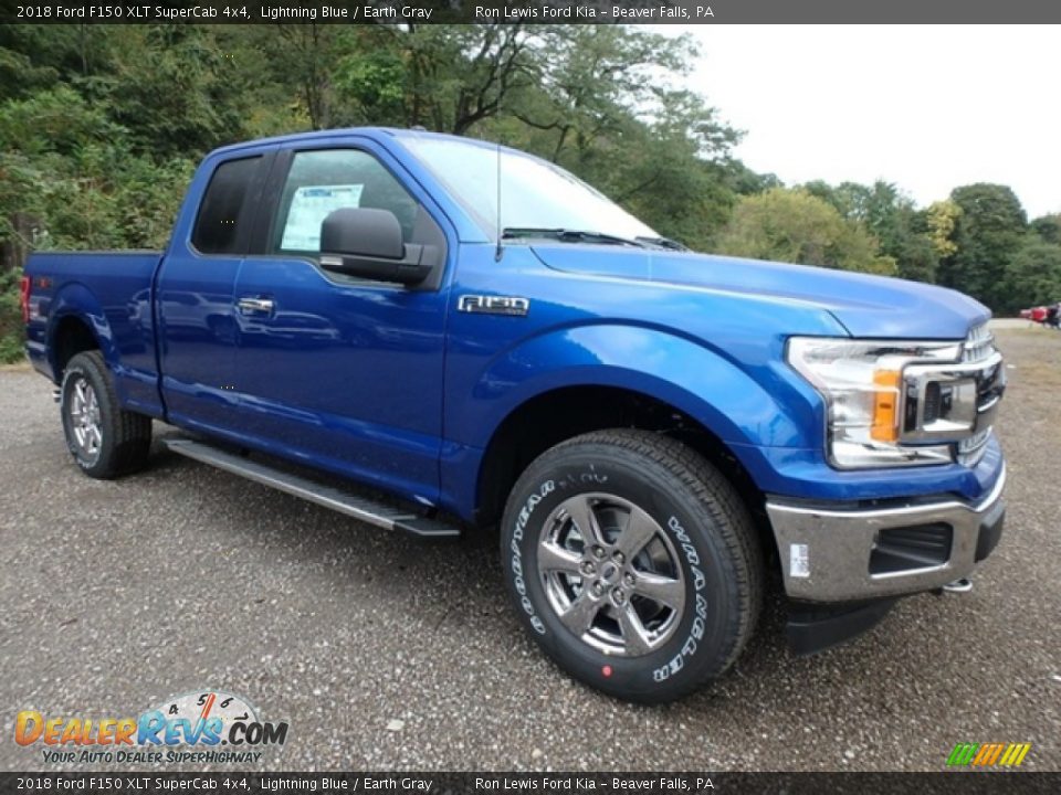 Front 3/4 View of 2018 Ford F150 XLT SuperCab 4x4 Photo #8
