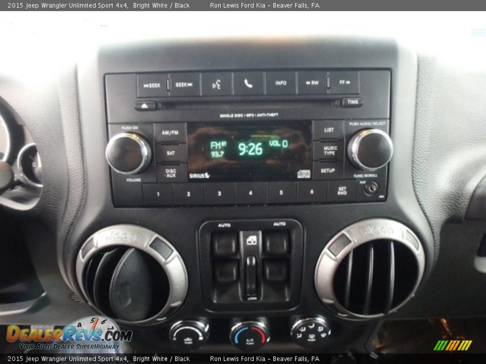 2015 Jeep Wrangler Unlimited Sport 4x4 Bright White / Black Photo #18