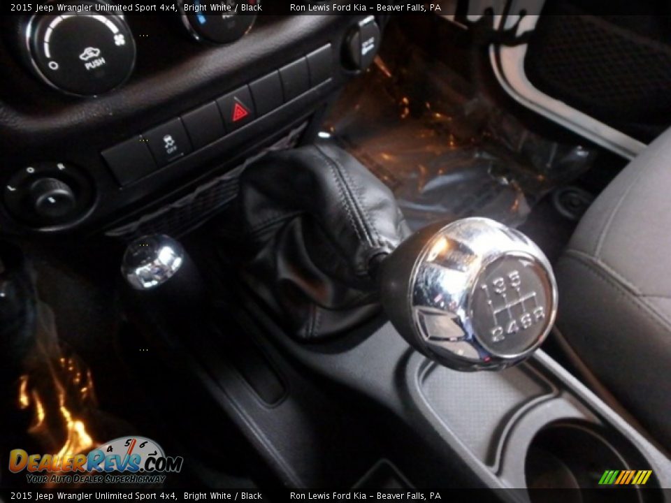2015 Jeep Wrangler Unlimited Sport 4x4 Bright White / Black Photo #19