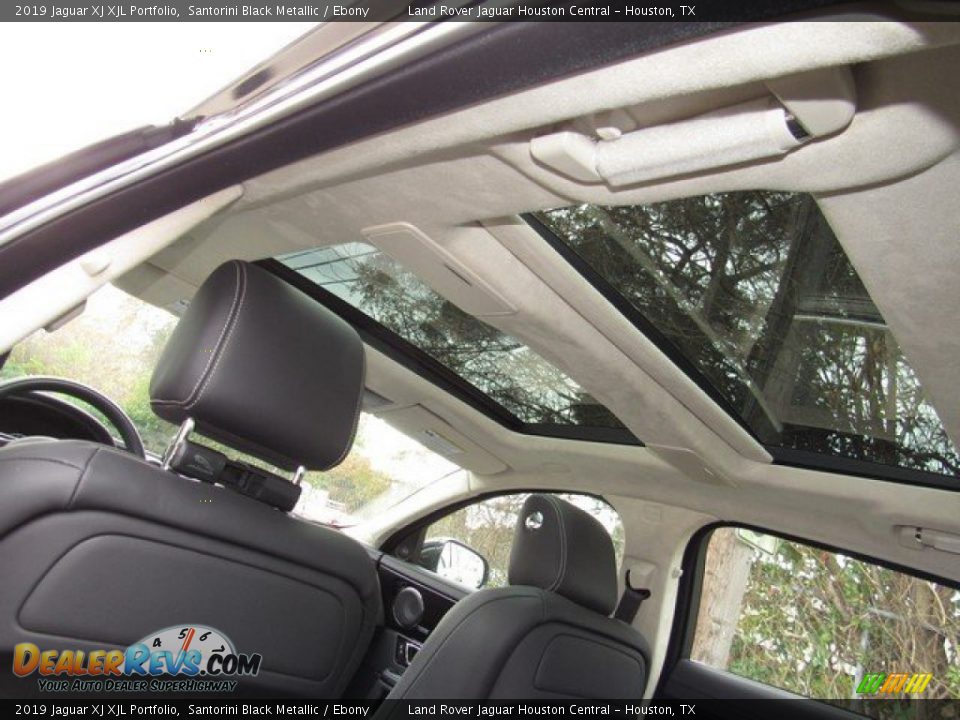 2019 Jaguar XJ XJL Portfolio Santorini Black Metallic / Ebony Photo #17