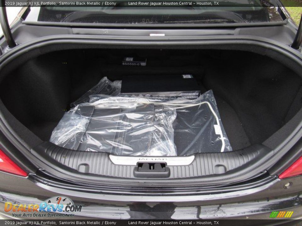 2019 Jaguar XJ XJL Portfolio Santorini Black Metallic / Ebony Photo #18