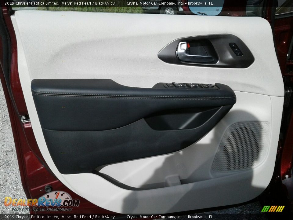 2019 Chrysler Pacifica Limited Velvet Red Pearl / Black/Alloy Photo #18
