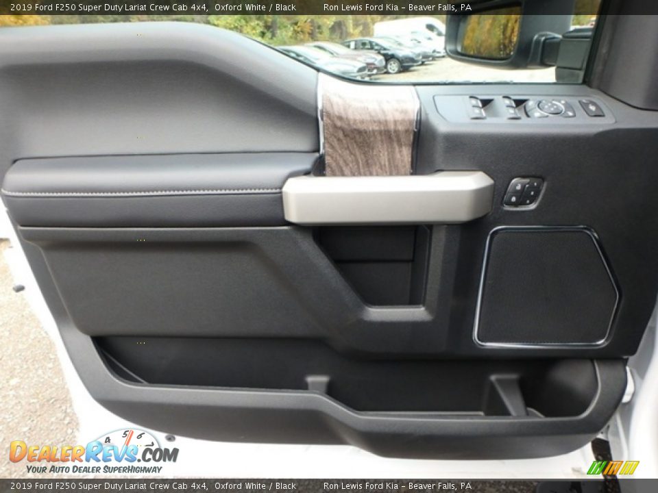 2019 Ford F250 Super Duty Lariat Crew Cab 4x4 Oxford White / Black Photo #13