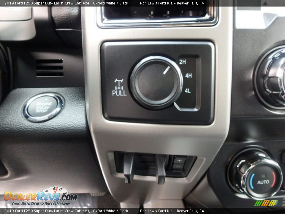 2019 Ford F250 Super Duty Lariat Crew Cab 4x4 Oxford White / Black Photo #17