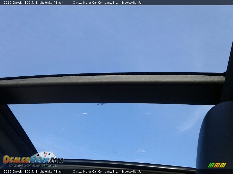 2019 Chrysler 300 S Bright White / Black Photo #17