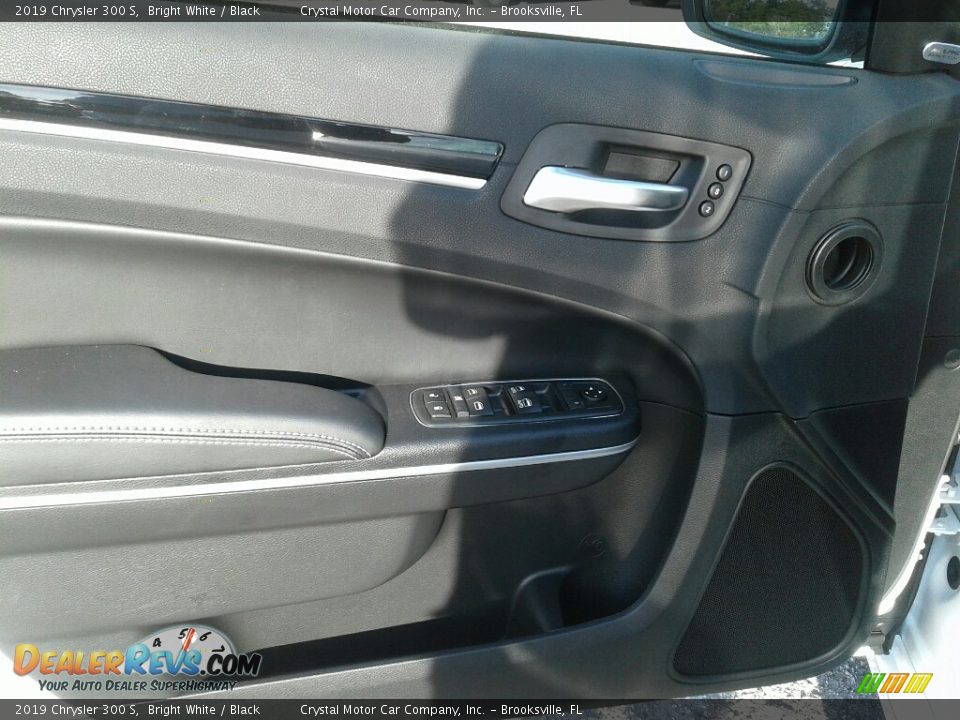 2019 Chrysler 300 S Bright White / Black Photo #18