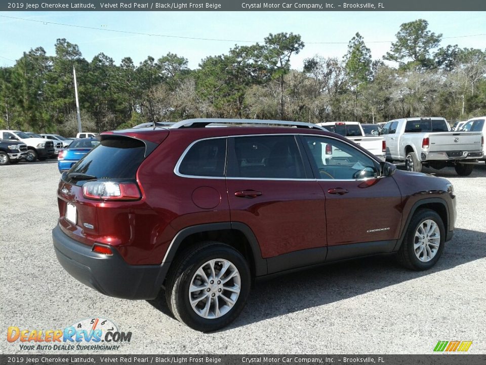 2019 Jeep Cherokee Latitude Velvet Red Pearl / Black/Light Frost Beige Photo #5