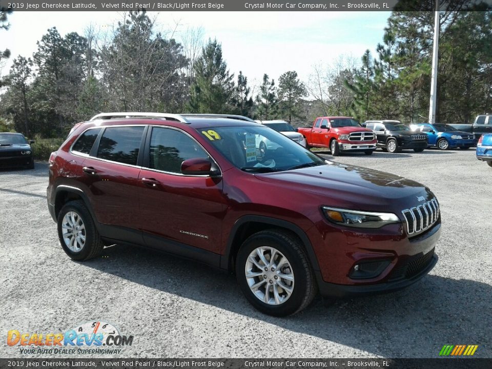 2019 Jeep Cherokee Latitude Velvet Red Pearl / Black/Light Frost Beige Photo #7
