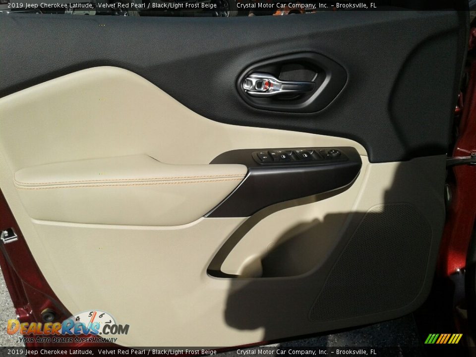 2019 Jeep Cherokee Latitude Velvet Red Pearl / Black/Light Frost Beige Photo #17