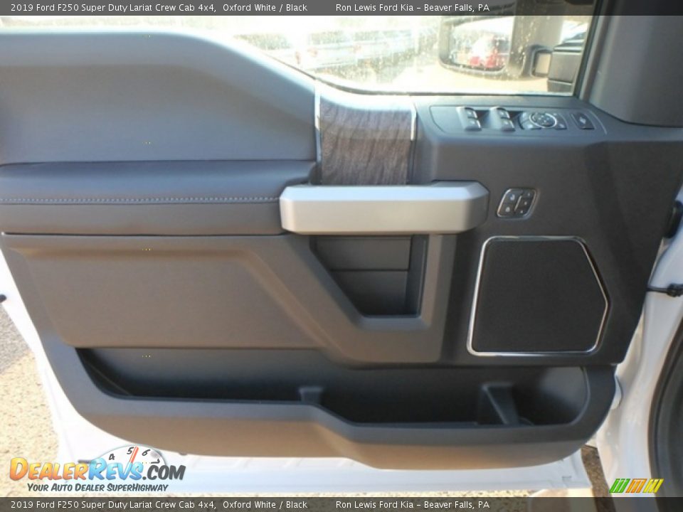 2019 Ford F250 Super Duty Lariat Crew Cab 4x4 Oxford White / Black Photo #13