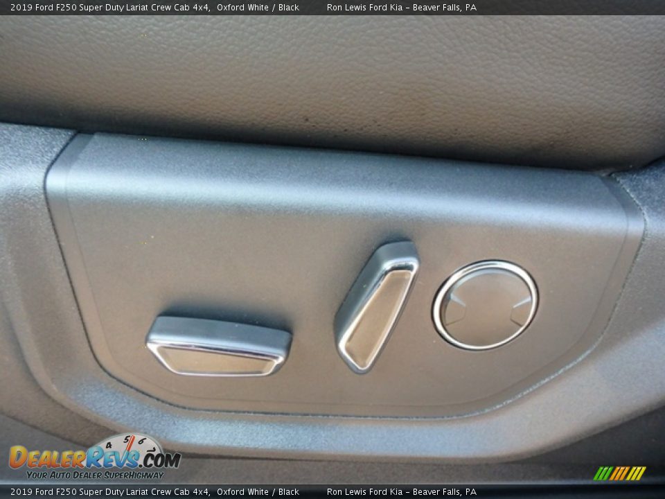 2019 Ford F250 Super Duty Lariat Crew Cab 4x4 Oxford White / Black Photo #15