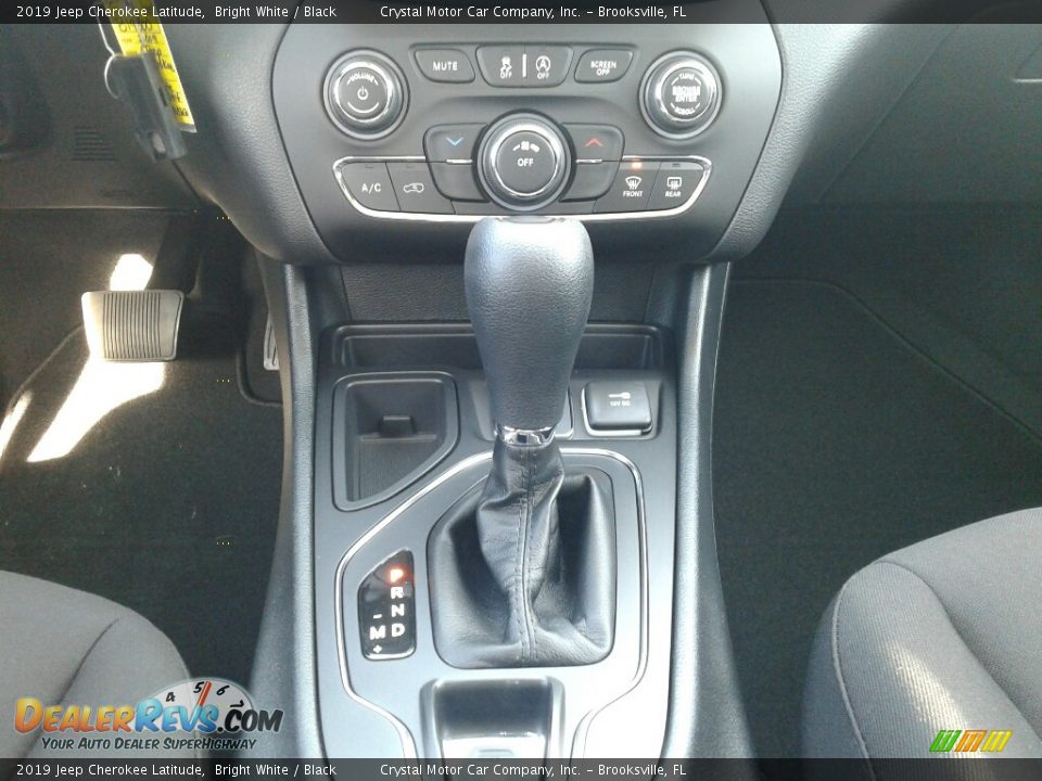 2019 Jeep Cherokee Latitude Bright White / Black Photo #16