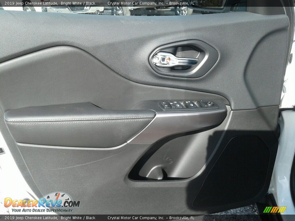 2019 Jeep Cherokee Latitude Bright White / Black Photo #17