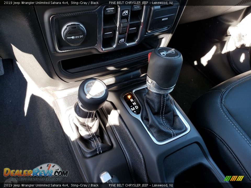 2019 Jeep Wrangler Unlimited Sahara 4x4 Shifter Photo #9