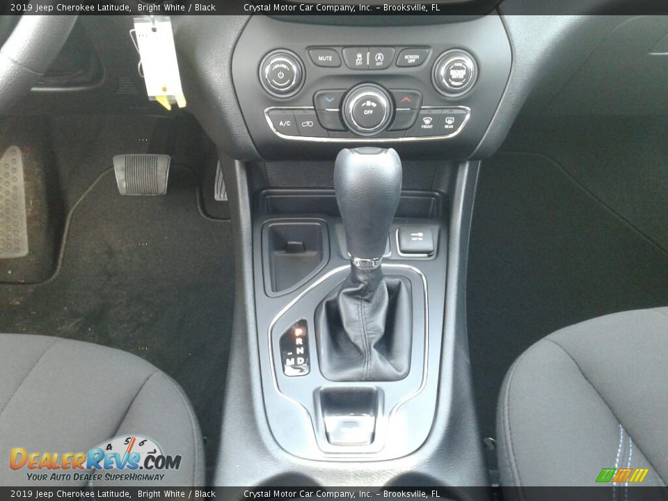 2019 Jeep Cherokee Latitude Bright White / Black Photo #16