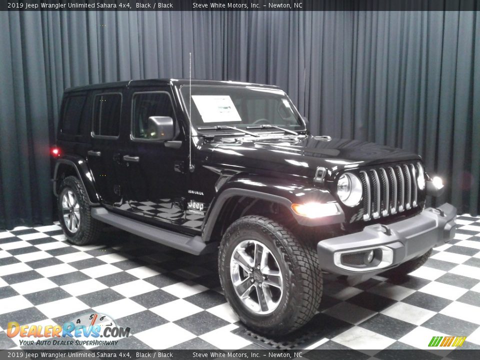 2019 Jeep Wrangler Unlimited Sahara 4x4 Black / Black Photo #4