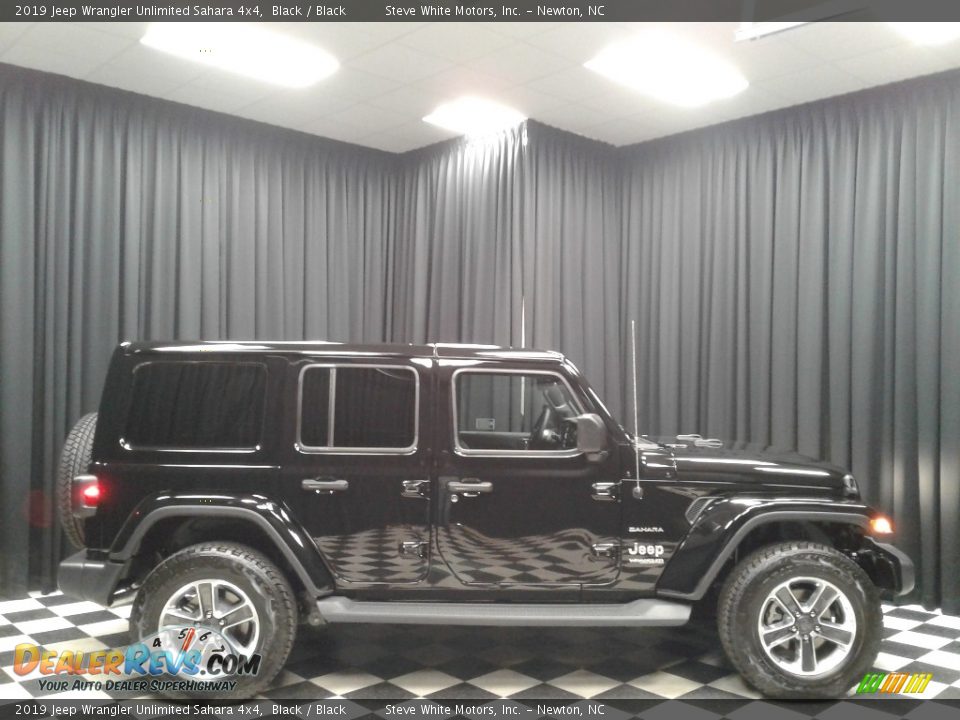 2019 Jeep Wrangler Unlimited Sahara 4x4 Black / Black Photo #5