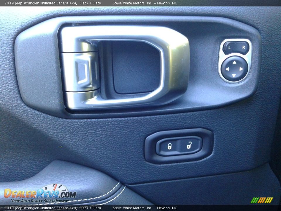 2019 Jeep Wrangler Unlimited Sahara 4x4 Black / Black Photo #9
